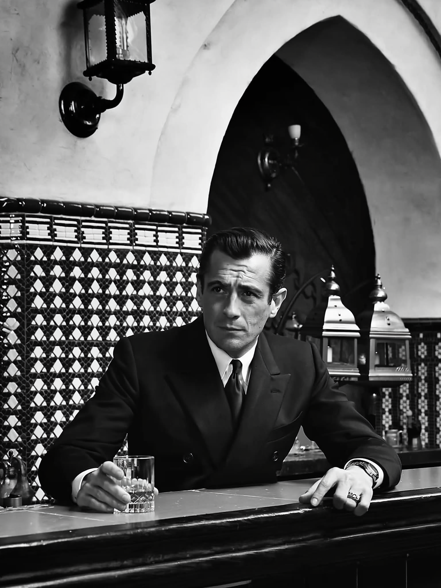 Character — Bar Shot 01